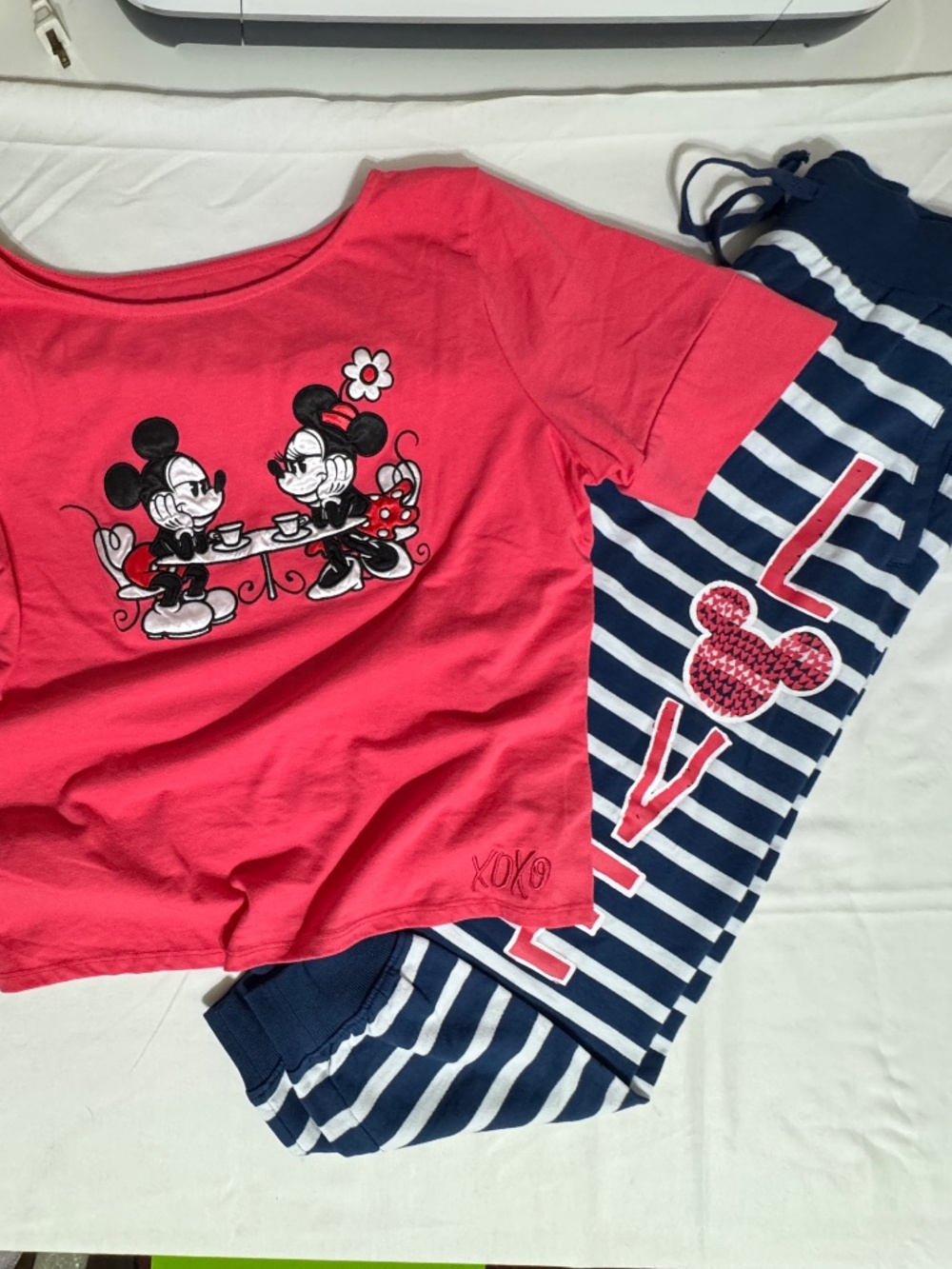 Disney Parks LOVE Women's sweatpants set pink top and stripe joggers size XL